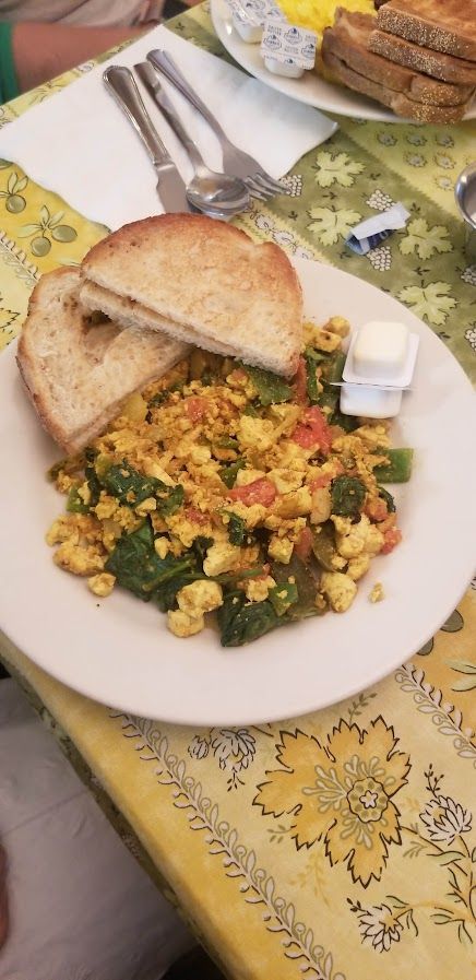 BerkleyBlackCat's tweet image. Why not give our tofu scramble a try? Chef Judy seasons it to perfection and adds tons of fresh veggies!

#blackcatcafe #mainlinelife #mainlineliving #devonpa #mainlineeats #mainlinepa #phillyburbs #nonprofit #catcafe #catrescue #foodielife #cozycafe #foodies #catering #events