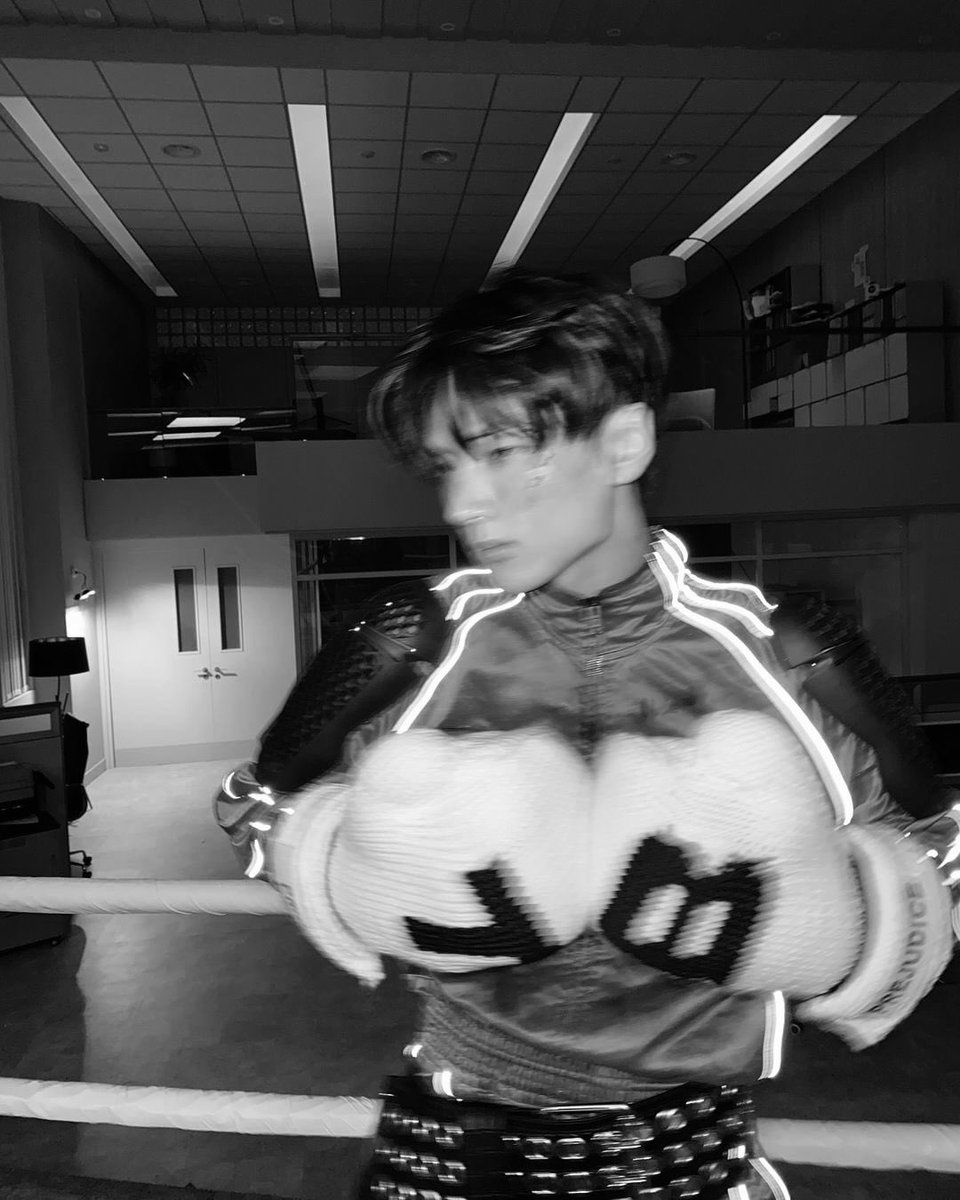 blurred, messy, chaotic, and intense. once you step into the ring, there’s no way out unless you walk out a winner or a loser. don’t be scared easily, face it head-on if you’ve got the guts.