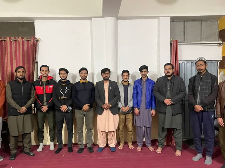 MSMofficialNP's tweet photo. مصطفوی سٹوڈنٹس موومنٹ پی پی 14 راولپنڈی وسطی کے زیر اہتمام میٹنگ کا انعقاد کیا گیا جس میں خصوصی شرکت صدر MSM شمالی پنجاب جناب راشد مصطفوی صاحب نے کی۔
مراکز علم کے قیام، اعتکاف مہم، شب بیداری اور تنظیمی استحکام پر بریفننگ دی
#MSMPP14 #ItikafCity2025 #MSMNPUNJAB #MSMRawalpindi https://t.co/hCvxZV3UKl
