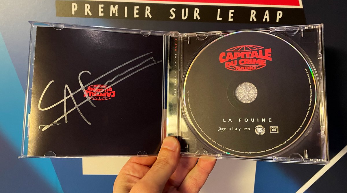 🔊SkyrockDédicace (12h-16h) 
t’offre le 📀 DÉDICACÉ de <a href="/lafouine78/">La Fouine</a> 

RT/FOLLOW et TWEET avec le #AmidiCestMehdi pour participer 

👉Tirage au sort 16h 

Bonne chance 🤞

#Concours