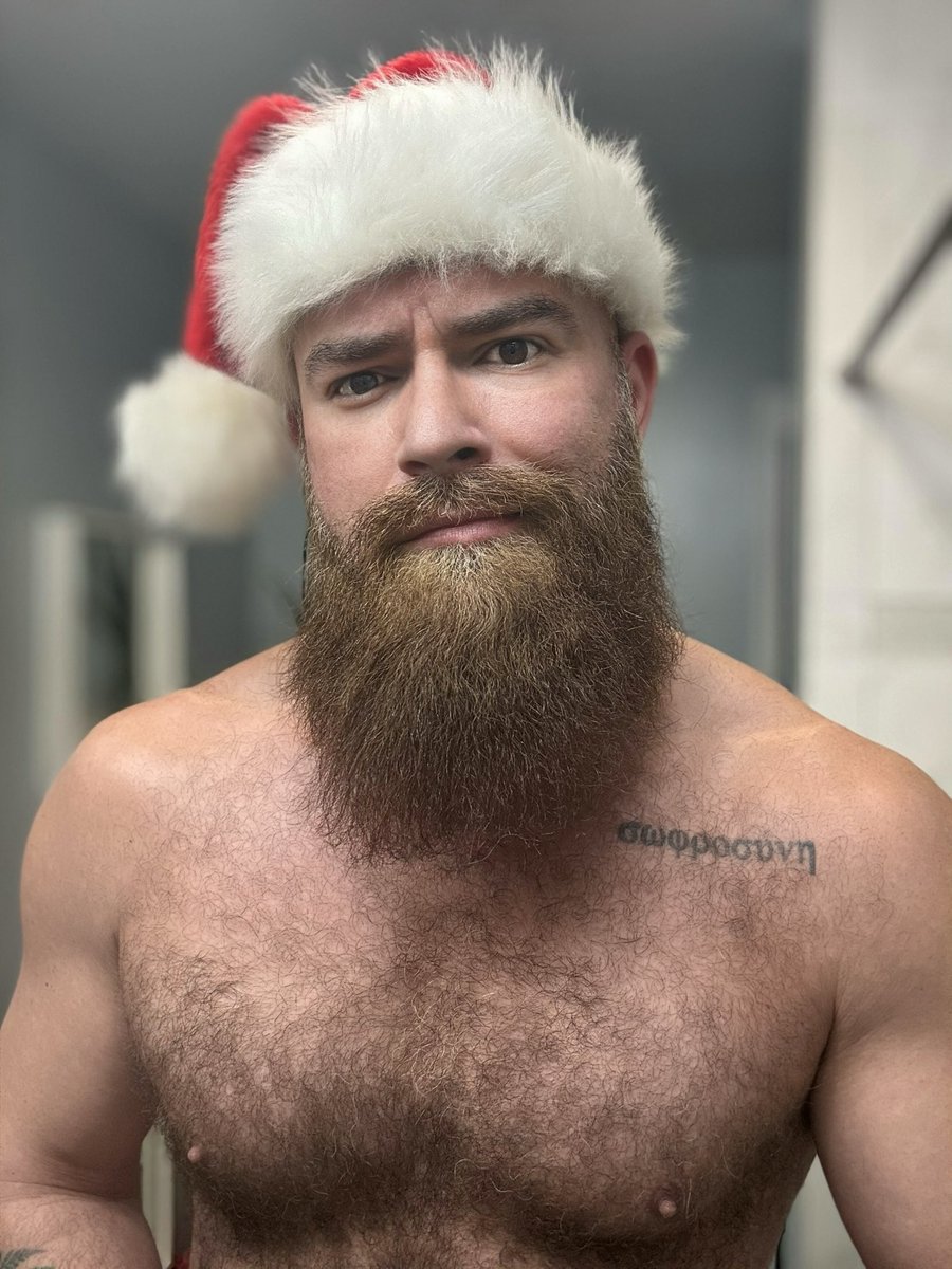 pavone614's tweet photo. Anyone like Santa? https://t.co/2zWvtmcRv2