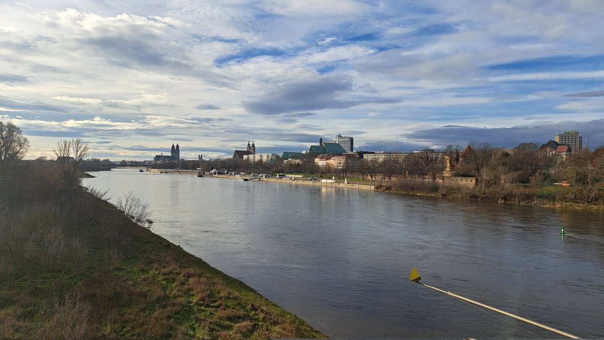 reinboth's tweet photo. Heute mal wieder im schönen #Magdeburg und am Nachmittag zu Gast an der @hs_magdeburg, wo die Ergebnisse des #epsilonproject vorgestellt werden. Partner aus vier Ländern - Deutschland, Portugal, Zypern & Litauen - haben u.a. freies Lehrmaterial (#OER) für #DataScience entwickelt. https://t.co/pHSs4z4jeH
