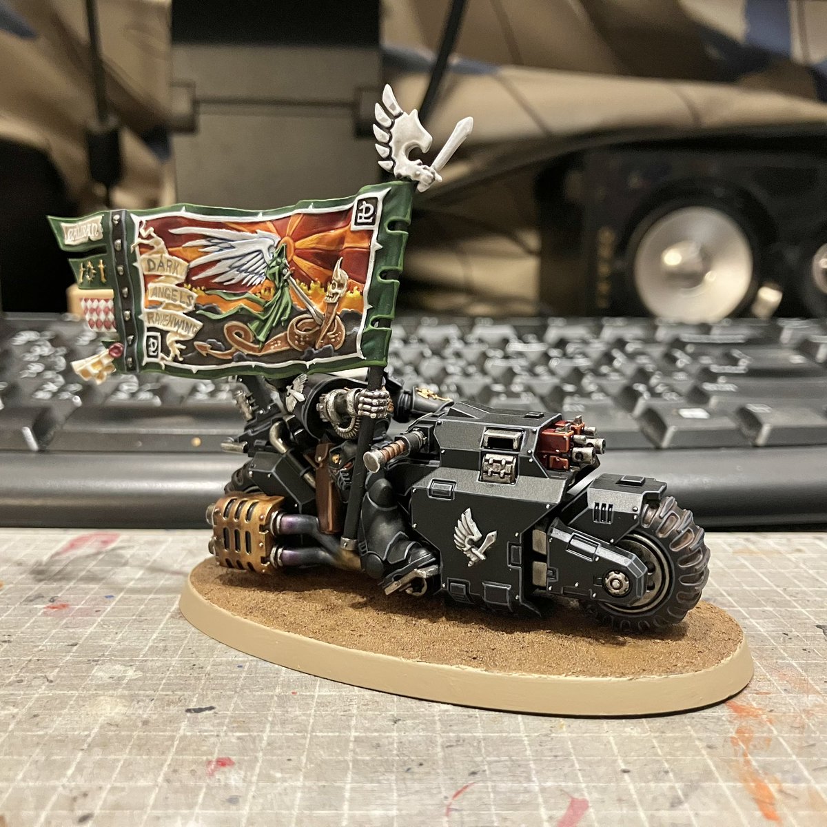 BLACKY1294140's tweet photo. 使用不屈機車修改的鴉翼外型完全沒話說。
#warhammer40k
#darkangels
#ravenwing
#WarhammerCommunity
#gamesworkshop https://t.co/u3SogyQP1H