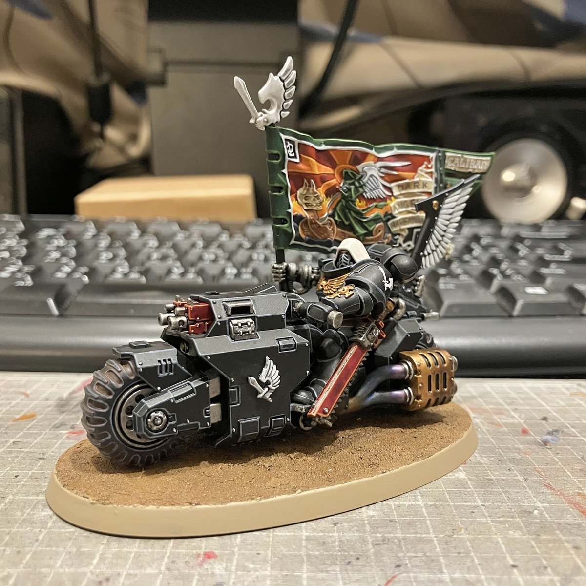 BLACKY1294140's tweet photo. 使用不屈機車修改的鴉翼外型完全沒話說。
#warhammer40k
#darkangels
#ravenwing
#WarhammerCommunity
#gamesworkshop https://t.co/u3SogyQP1H