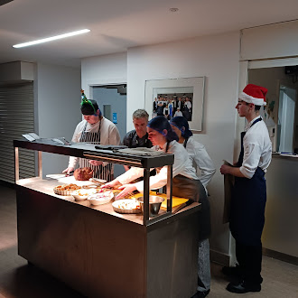 Harrogate College tweet media