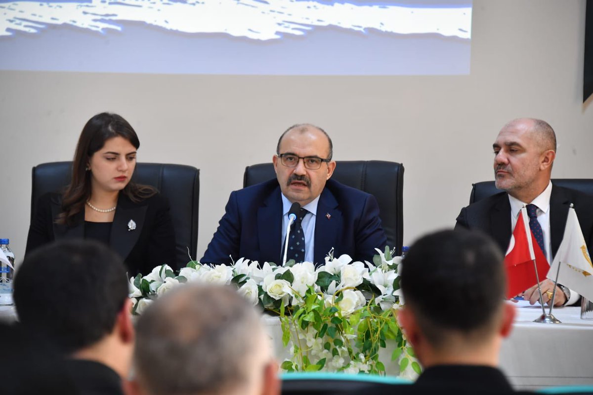 TC_Balikesir's tweet photo. 📍Marmara • Muhtarlar Buluşması

Vali İsmail Ustaoğlu başkanlığında Marmara İlçesi Muhtarlar Buluşması programı gerçekleştirildi.

Muhtarlar ile bir araya gelen Vali Ustaoğlu, mahallelerde yürütülen çalışmalar hakkında bilgi alarak ihtiyaç ve talepleri dinledi.

Toplantıda mahallelerde yürütülen hizmetler hakkında bilgi alan Vali Ustaoğlu, muhtarların ilettiği taleplerin çözüme kavuşturulması için gerekli çalışmaları başlattı.