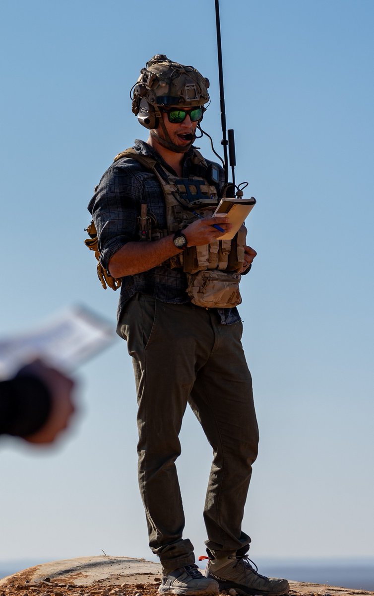 El Sgto 1° de S4 que quiere seguir siendo operativo y pasa revista técnica de esta guisa.