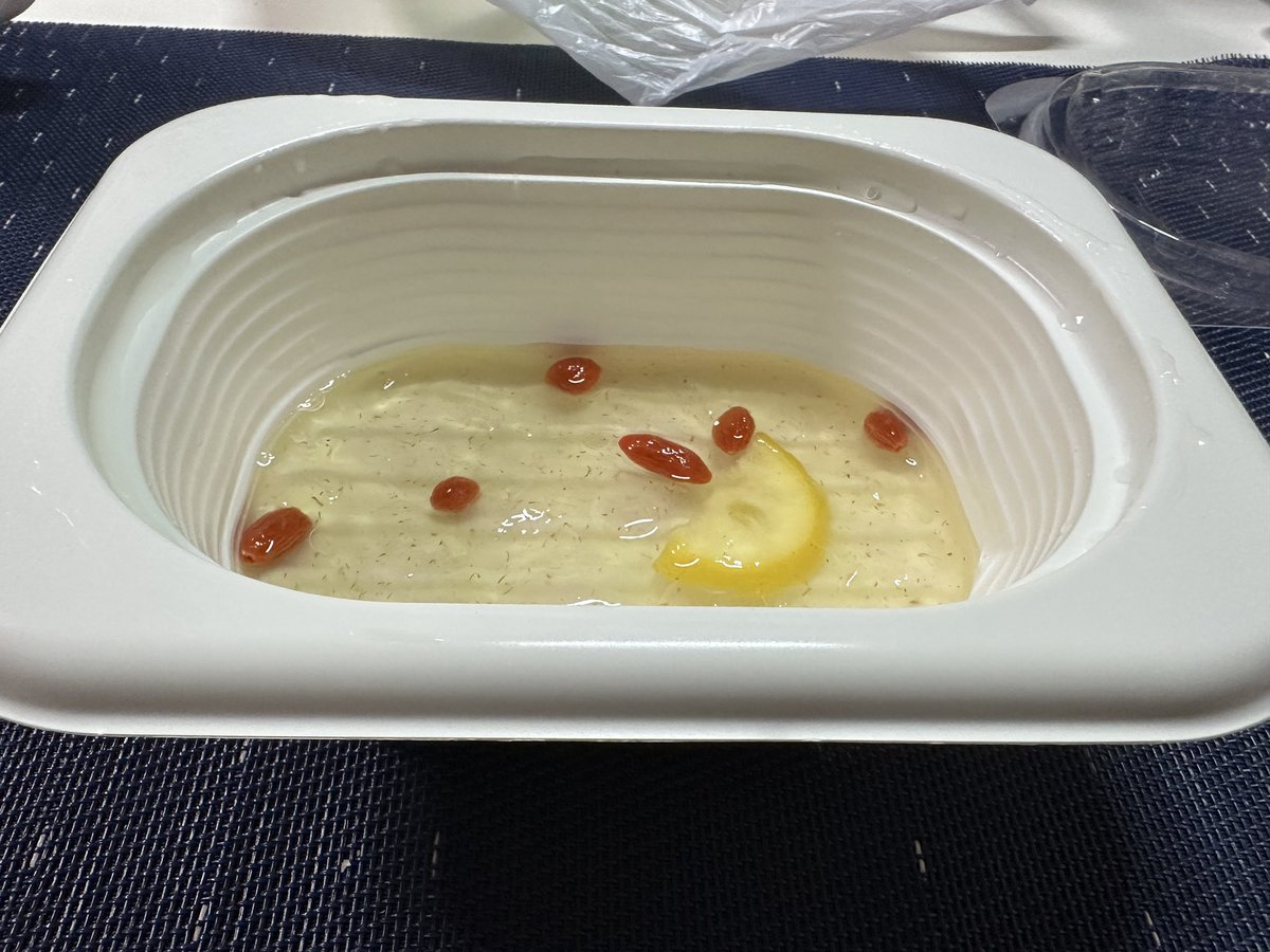 SeagullShingo's tweet photo. 体調が悪くuber eatsでバーミヤン注文
久しぶりのオーギョーチを最後楽しみにしていたが、量の見た目が。。。
これは容器が悪いw

#バーミヤン 
#uber https://t.co/JnSdzm1jgn