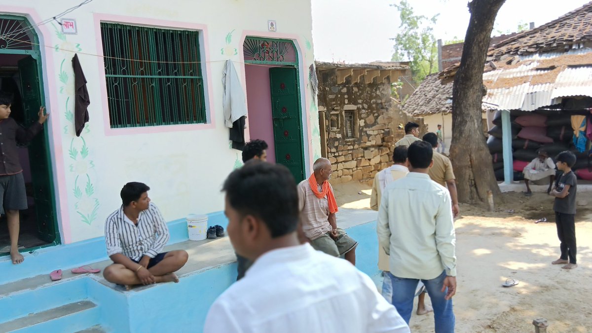 S_kumarCKT's tweet photo. 8 से 9 महीने बीत गए लेकिन , अब बीतने वाला है वर्ष लेकिन @chitrakootpol के हाथ खाली , क्षेत्र में चोरों के हौसले बुलंद 
शिवरामपुर चौकी प्रभारी व एसओ_जी_टीम हुई फेल  @dgpup @ADGZonPrayagraj @rangechitrakoot @Satyaprakashckt @Anilkum78084066 @MonuDwi99301873 @BureauAj @CMOfficeUP https://t.co/mwNpZNaVI9