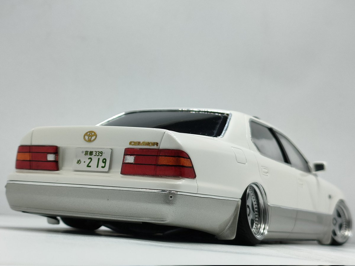 HFACTORY3's tweet image. 依頼品20後期セルシオcomplete
F.オートクルーズセンサー、クリソナワンオフ+バンパーチリ合わせ
S.マッドガードワンオフ
R.マッドガード、クリソナワンオフ
自作立体ヘッドライトインナー
サンルーフ追加
O.Zフッツーラ18inch
純正パールツートン(純正色)
純正出口タイプストレート
足回り加工