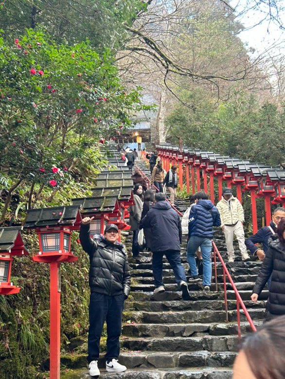 ArkaGdyniaSA's tweet photo. Arkowcy na urlopach. Dzisiaj zaglądamy do 🇯🇵, gdzie obecnie jest Hide Vitalucci.

Udanego wypoczynku, Hide! 👍🏯 https://t.co/GTfn9mO0Eu