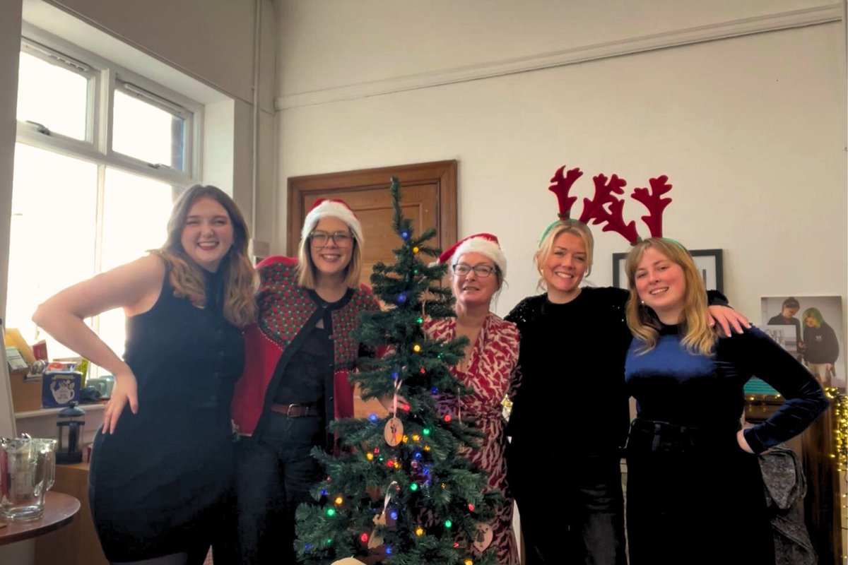StellarQuines's tweet image. What a year we’ve had!

Before we sign off we want to reflect on a year of change for Stellar Quines. 2024 has been full of new connections, bold moves and building roots💜

Thank you to everyone who has supported us this year - it is impossible without you! 🎉

Roll on 2025! 🔔