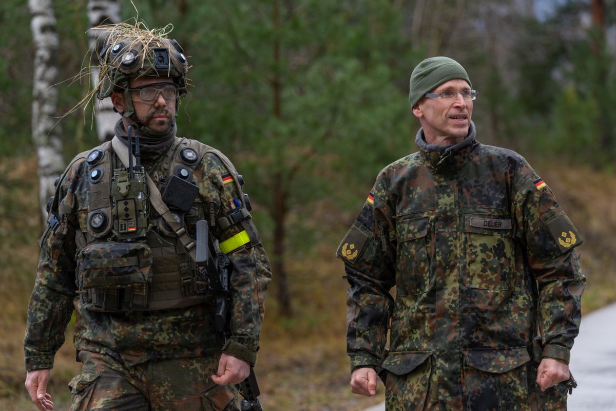 JochenDeuer's tweet photo. Effektives Training im Gefechtsübungszentrum: Die Soldatinnen und Soldaten zeigten hohe Professionalität und Einsatzbereitschaft. Eine wichtige Übung für unsere Verteidigungsfähigkeit. #BwLogistik https://t.co/I3z5mEbq5Z