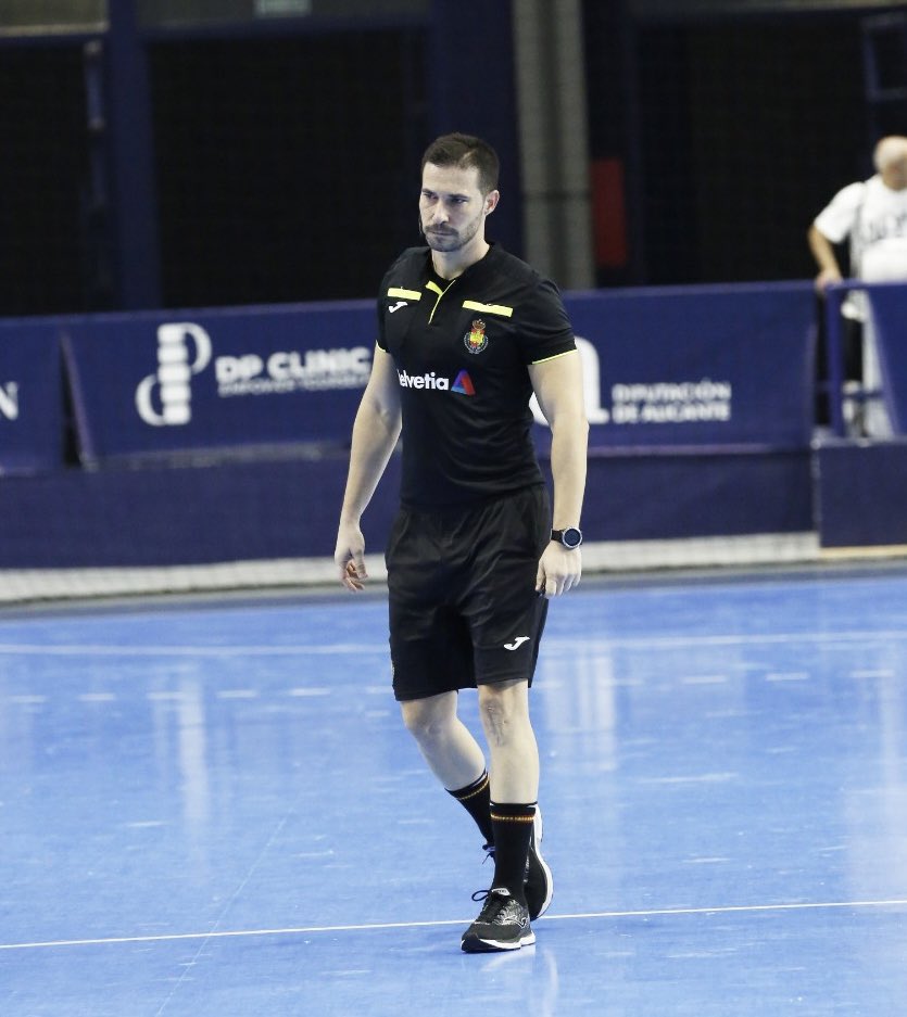 🎉 ¡Felicidades, <a href="/MurilloAlberto8/">Alberto Murillo</a> ! 👏🏼 Este martes marcaste un hito al alcanzar 100 partidos en la élite del balonmano. Desde IMDECO celebramos tu trayectoria y dedicación. ¡A seguir brillando en la Liga Asobal ! 🏆 #OrgulloCordobés <a href="/ayuncordoba_es/">Ayuntamiento Córdoba</a> <a href="/ASOBAL/">ASOBAL</a>