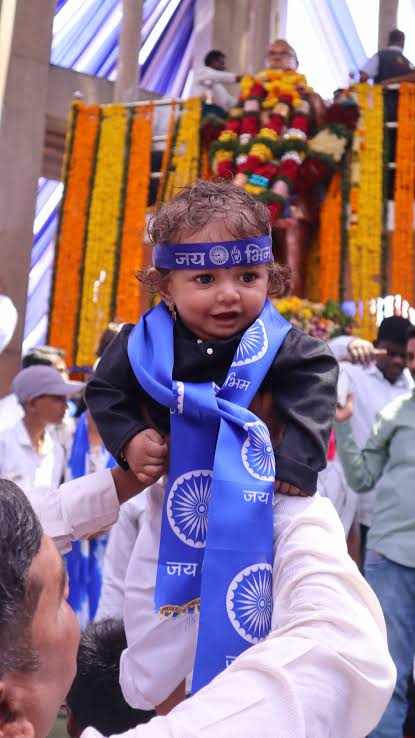L5nc_Yu5_0sx1's tweet photo. हे कपडे लत्ते
ही मालमत्ता, पैसे
ही आण बाण शान
फक्त बाबासाहेब मुळे आहे

मुक्याला वाचा फोडली भीमराया तू 🥺
काय होतास समाजा तू
भिमराया तुला वाघ बनवून गेलास 🔥 https://t.co/0oSMyRj6o5