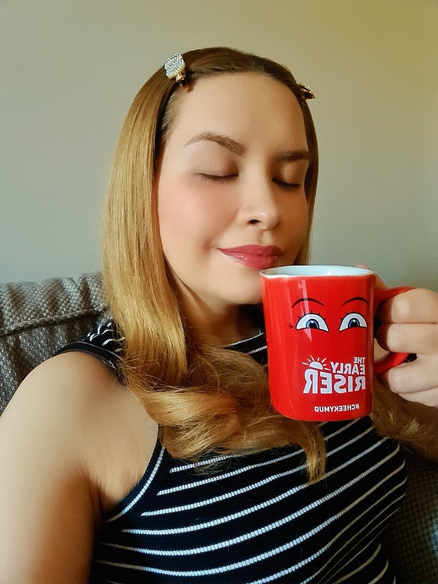 xPamelina's tweet photo. Àquele cheirinho gostoso de café. Mmm!

Bom dia ♡ https://t.co/pSHf2IbDft