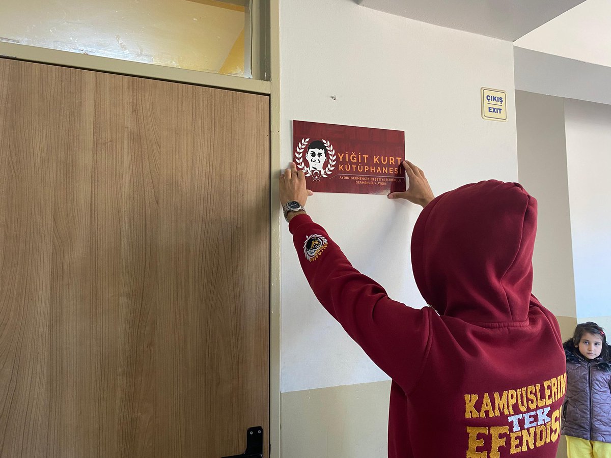 ultrAslanUNI's tweet photo. Piri Reis Üniversitesi temsilciliğimiz (@uAUNIPiriReiss ), trafik kazasında kaybettiğimiz merhum Yiğit Kurt adına kütüphane oluşturdu. https://t.co/LzyCYuBaIH