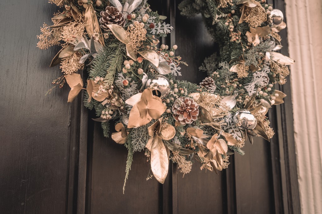 A magical Christmas tale unfolds at Highley Manor—let us be part of your story. 📖🎄✨ #ManorMagic

📸 @dm_photographyuk
. . .