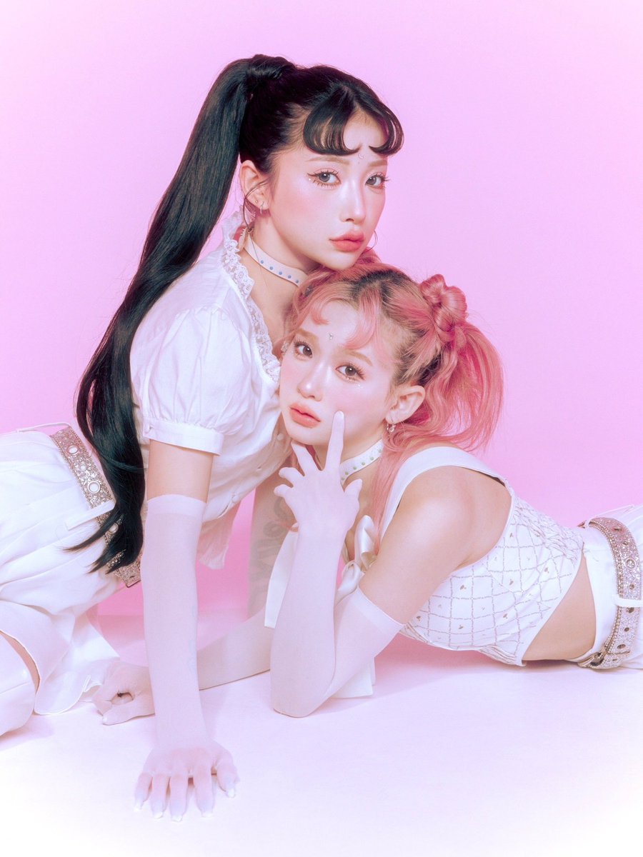 asdmyk_hairmake's tweet image. 12/18 Rieちゃん誕生日ライブ
『In the name of the moon』　
キービュジュアル🌙

hair&amp;amp;makeup by me

#reirie #mywork #hairmake #makeup
#ヘアメイク #アサダメイク