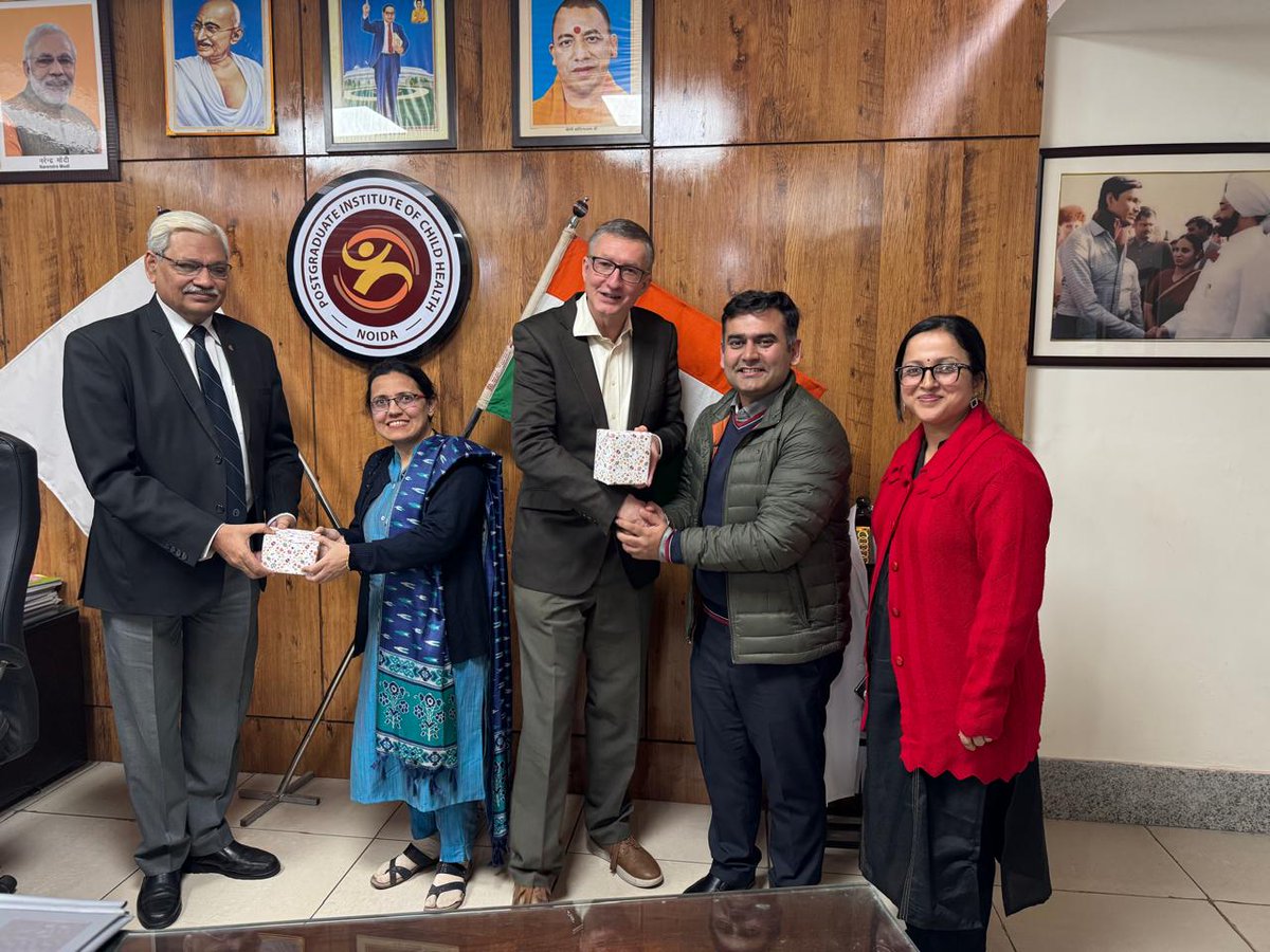 International “Clinical Grand Round” discussion on pediatric Transfusion at PGICH, Noida on December 17, 2024, PGICH Noida held a Clinical Grand Round on granulocyte transfusions in kids, featuring Prof. (Dr) Simon Stanworth from Oxford University.

➡ With over 50 doctors in