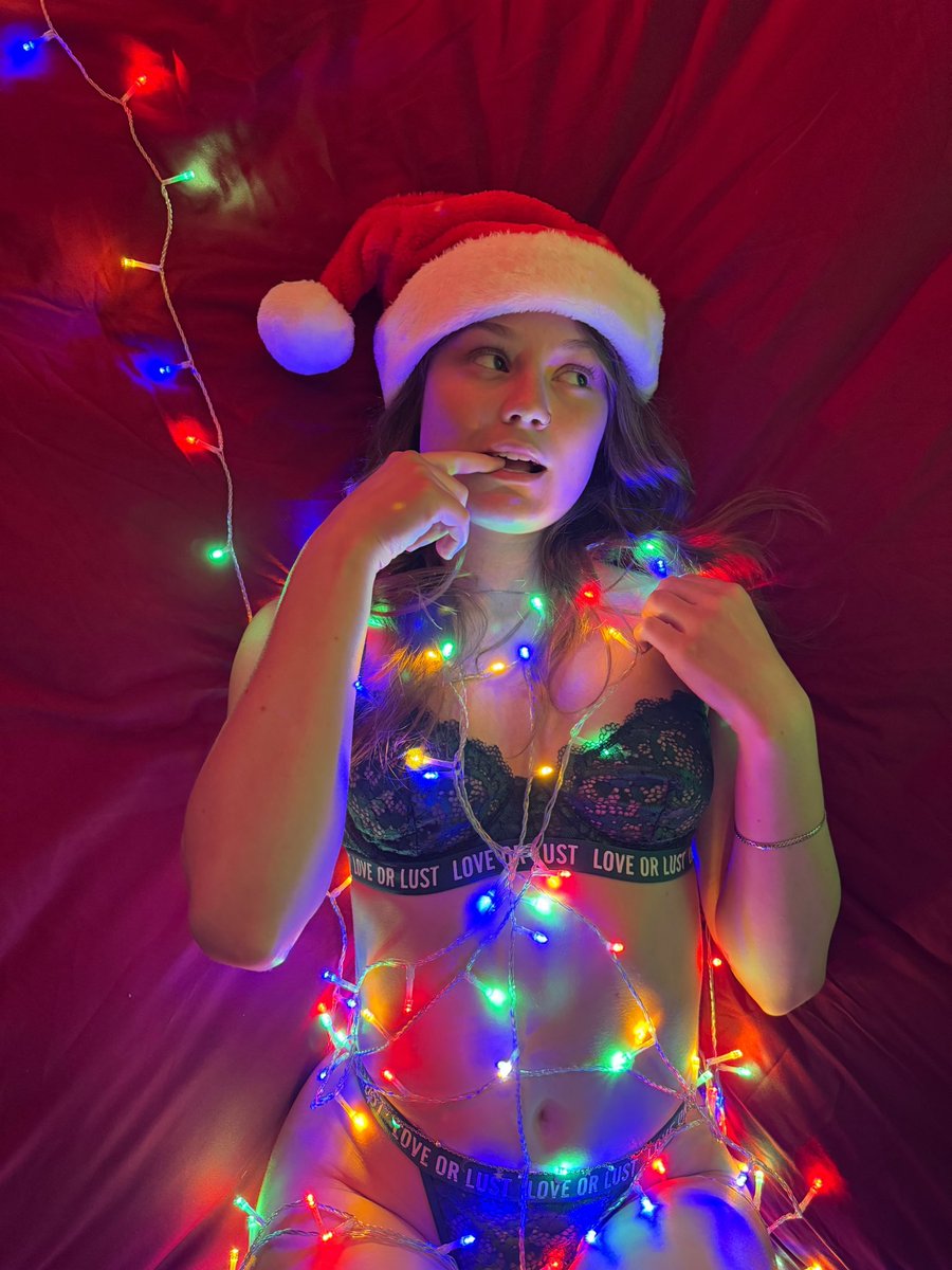 OnlyKarmaGen's tweet photo. Wow! We’re day 18 into 24 Days of KAR-is-MAs! I just want to say thank you so much for the tremendous amount of support I have received☺️💋🥰 I am doing my best to get back to all of your messages, I’ve just been inundated with so much love and I’m so grateful for it💚 #grateful https://t.co/gjgfo9rLF8
