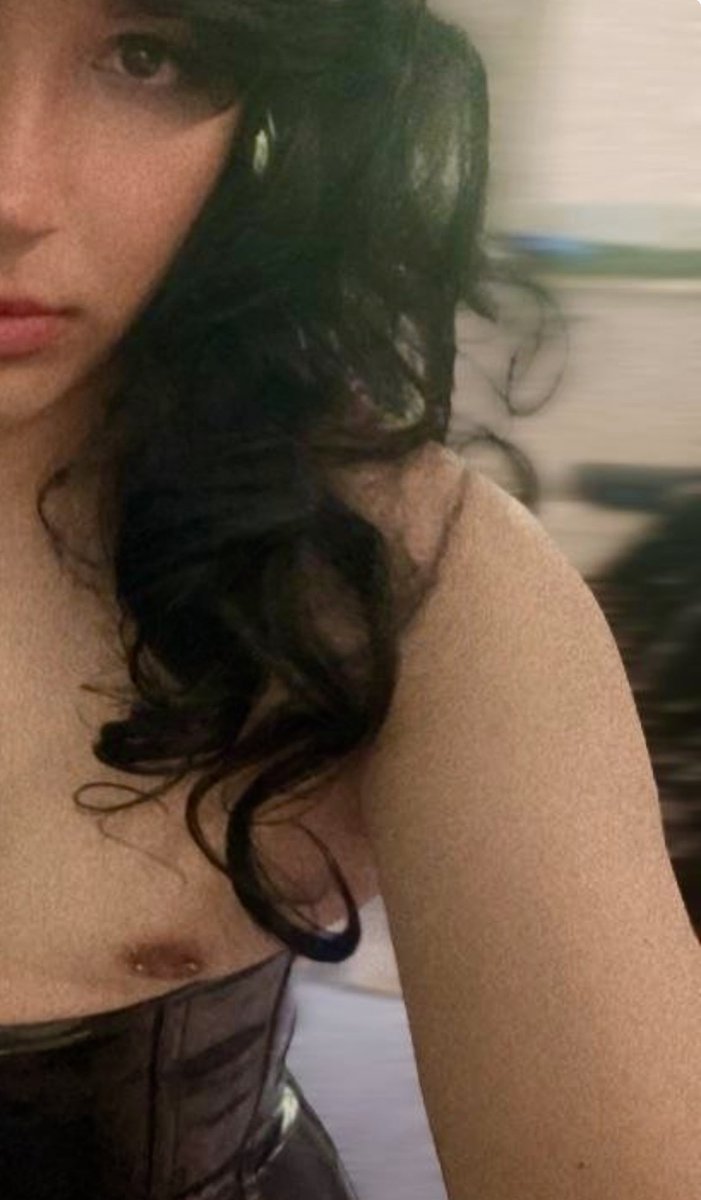 Vorteile einer Sissy zu dienen:

- Ich brauche keinen Strap-On 😏 
- Regelmäßig gefüllte Kondome 💦
- Kein Versteckspiel vor Freunden und Familie 💁🏻‍♀️
- Ich nehme auch Baumarkt Gutscheine 😂