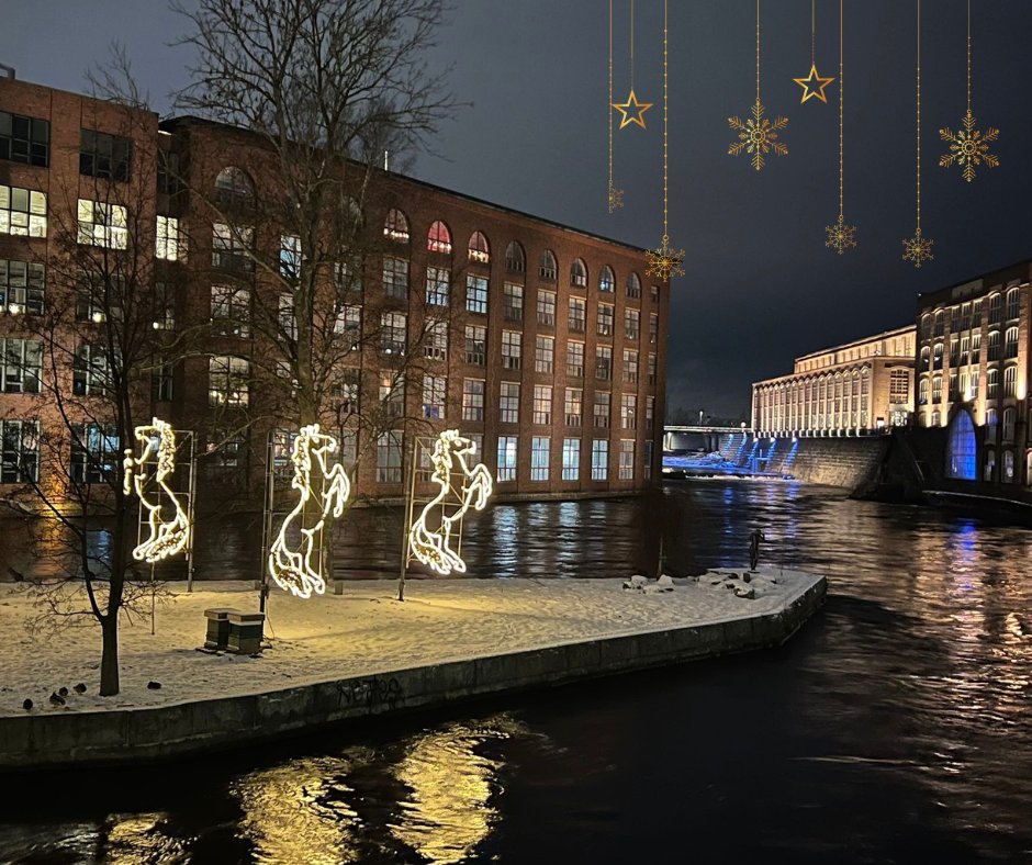 Jouluiset terveiset Finlaysonin alueelta – uusista toimistotiloista!✨Teatterikesä on muuttanut Finlaysonin alueelle Tullikamarin remontin ajaksi. Jatkossa, noin parin vuoden ajan, löydät meidät osoitteesta Finlaysoninkuja 21 A, 33210 Tre. Oikein hyvää joulua &amp; uutta vuotta 2025!