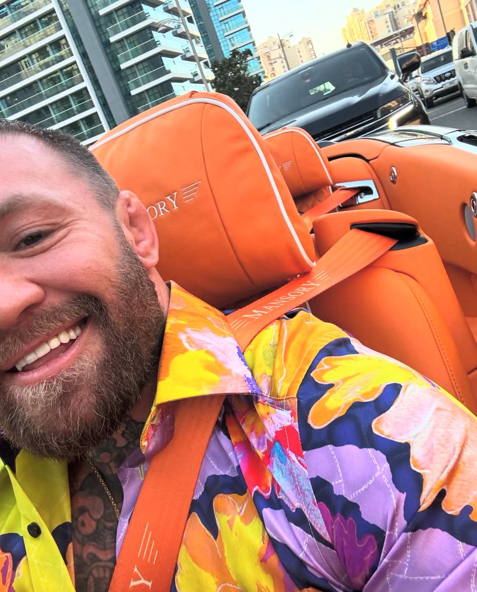Conor McGregor tweet media