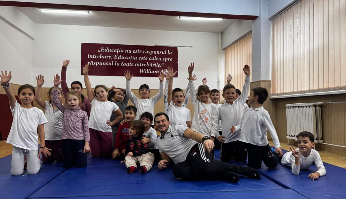 PeopleBronx's tweet photo. 🥋Judoul nu este doar un sport, ci o cale de dezvoltare personală a celor mici.
     
***Proiect realizat cu sprijinul Municipiului Bacău și al Consiliului Local al Municipiului Bacău

#BronxSportClubSportulUnesteOameni https://t.co/LlUd1vpwIn