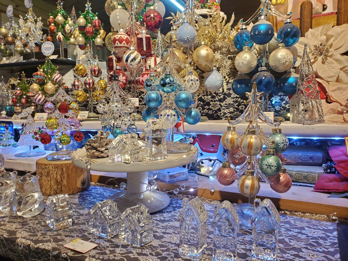 _morun's tweet image. 神宮外苑のクリスマスマーケットきた〜🎄✨
可愛かったぁ〜😊🫶