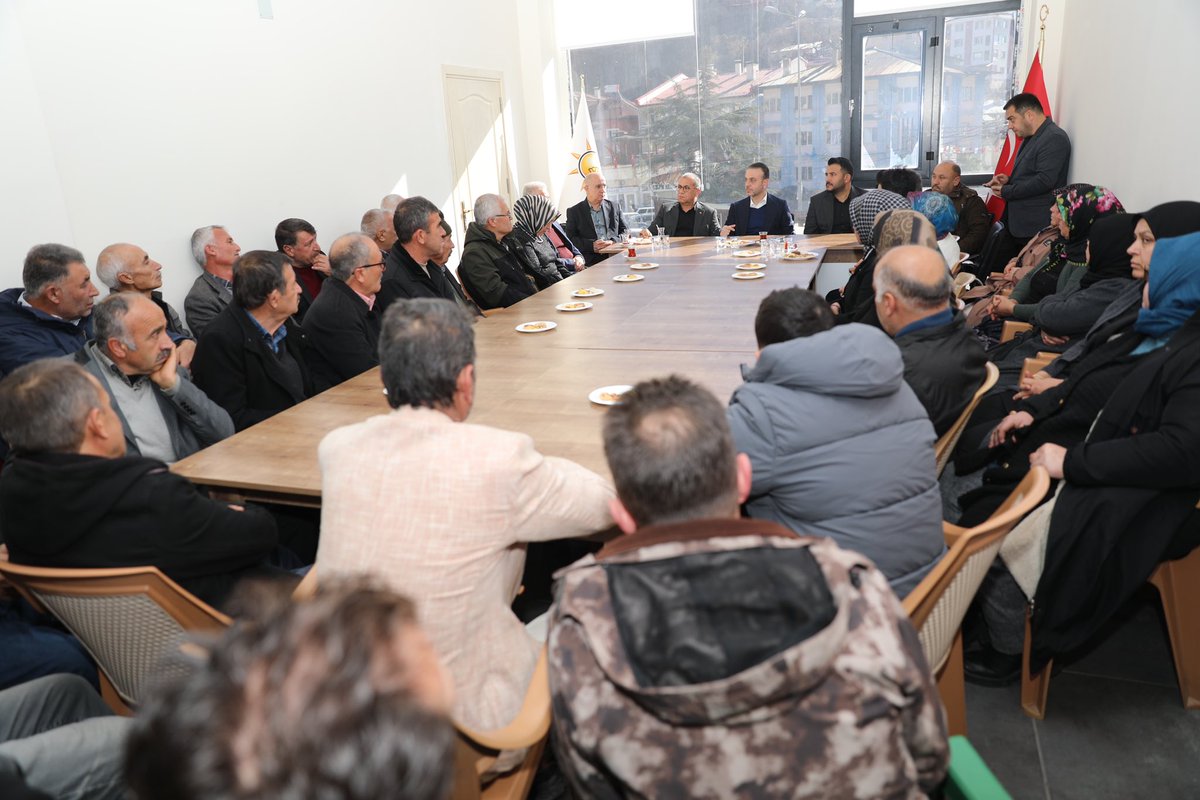ozangulacti's tweet photo. 📍 Saimbeyli

Saimbeyli İlçe Teşkilat toplantımızı Belediye Başkanım Sn. Mahmut Dal’ın katılımıyla gerçekleştirdik. 

Milli iradenin tecellisi olan AK Parti’miz, milletimizin teveccühüyle yol alıyor. Cumhur İttifakı çatısı altında, milletimizin ve ümmetin umudunu korumak için kardeşliğimizi, gücümüzle bir arada duracağız.

Bu niyetle milletimiz için gece gündüz çalışacağız. Geleceğimizi birlikte kurmak için inançla, kararlılıkla ve özveriyle yolumuza devam edeceğiz.