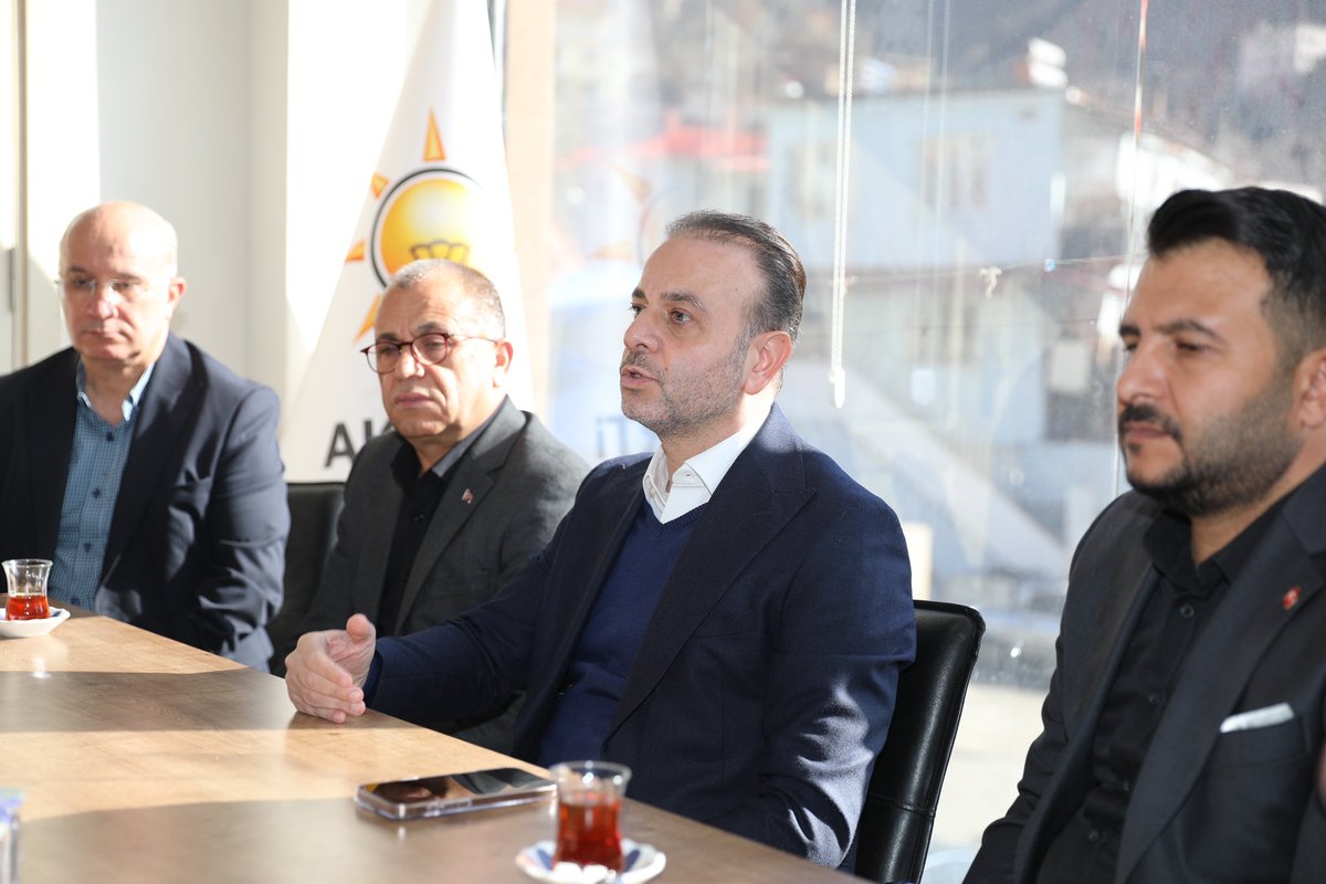 ozangulacti's tweet photo. 📍 Saimbeyli

Saimbeyli İlçe Teşkilat toplantımızı Belediye Başkanım Sn. Mahmut Dal’ın katılımıyla gerçekleştirdik. 

Milli iradenin tecellisi olan AK Parti’miz, milletimizin teveccühüyle yol alıyor. Cumhur İttifakı çatısı altında, milletimizin ve ümmetin umudunu korumak için kardeşliğimizi, gücümüzle bir arada duracağız.

Bu niyetle milletimiz için gece gündüz çalışacağız. Geleceğimizi birlikte kurmak için inançla, kararlılıkla ve özveriyle yolumuza devam edeceğiz.
