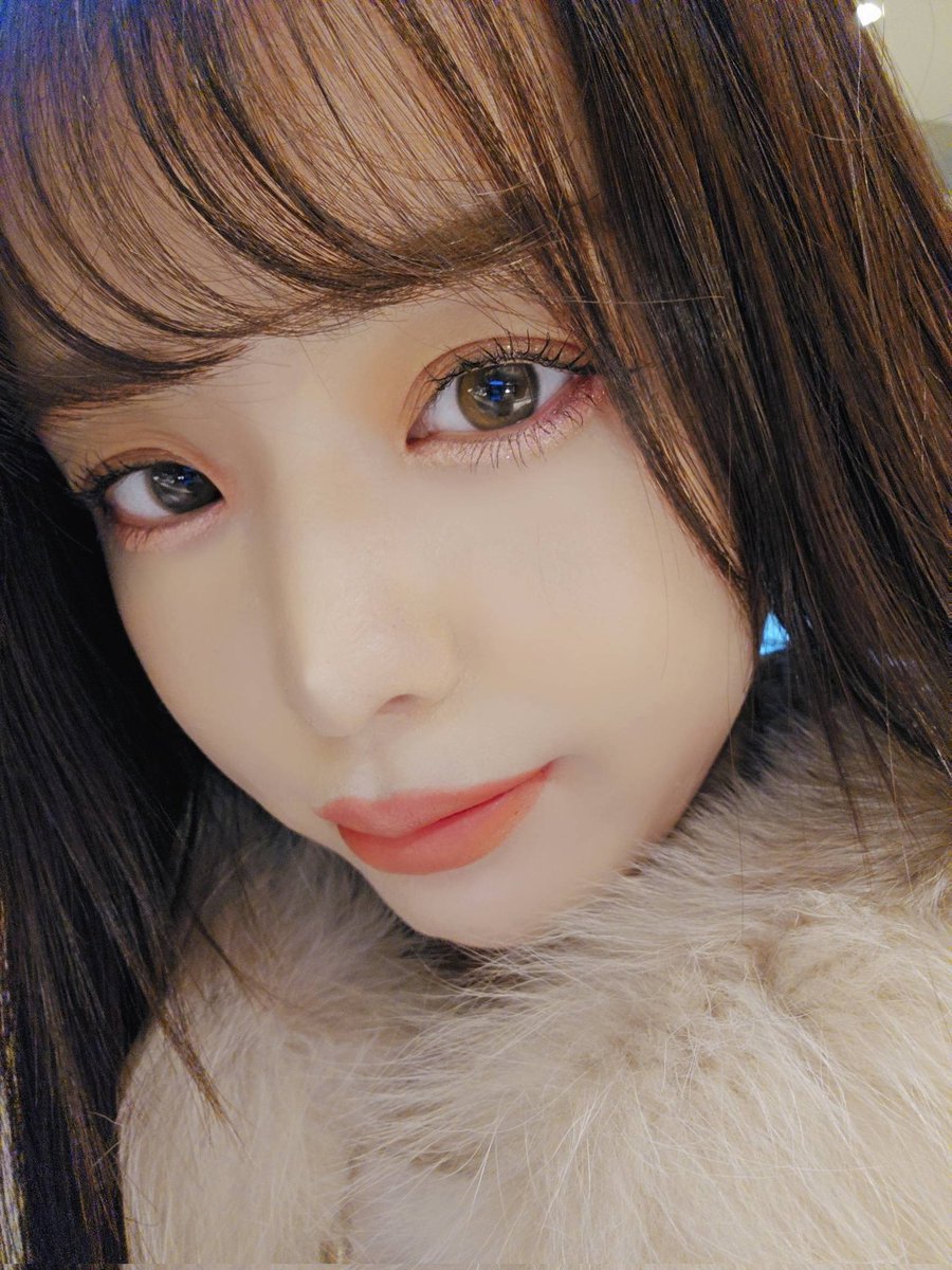 mizuki32k's tweet photo. NARSのエクスプリシット リップスティックの821番、発色が鮮やかでどんな肌色の人にも似合うローズカラーでめっちゃ可愛い！！マットやティントとはまた違ったサテン仕上がりで手持ちのリップと被らないし、重ねて使いやすいのも◎ クリスマスギフトにぴったりだし、刻印も無料なの最高では…？ #PR https://t.co/keP1G60HcX