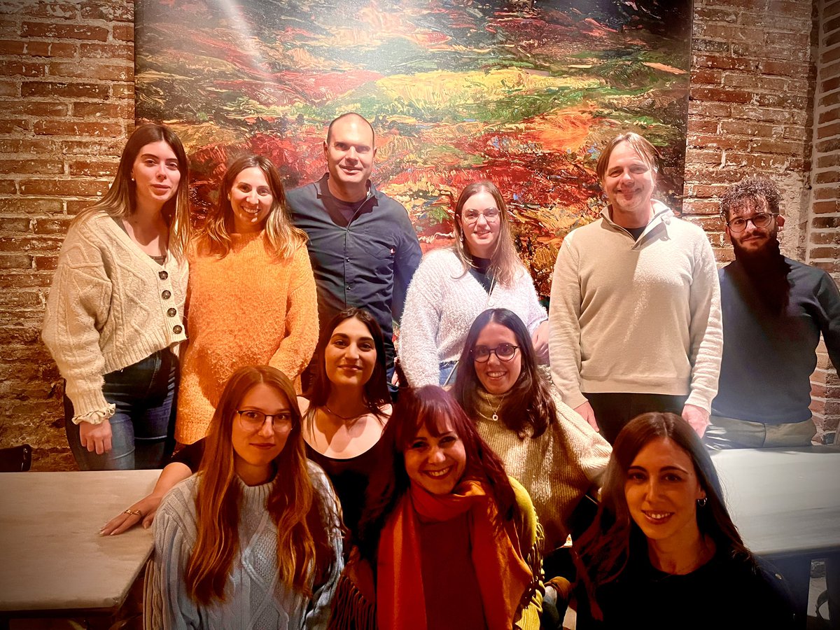 alexletosa's tweet photo. Un dels nostres orgulls és l'equip professional de @centrecamina . Avui hem fet el nostre sopar de Nadal i hem compartit complicitats, riures, amistat,... perquè la nostra raó de ser és el benestar de les persones i hem de predicar amb l'exemple. Quin equipàs! 🤗❤️

CAMINEM!!!! https://t.co/SlTbQXOfuz