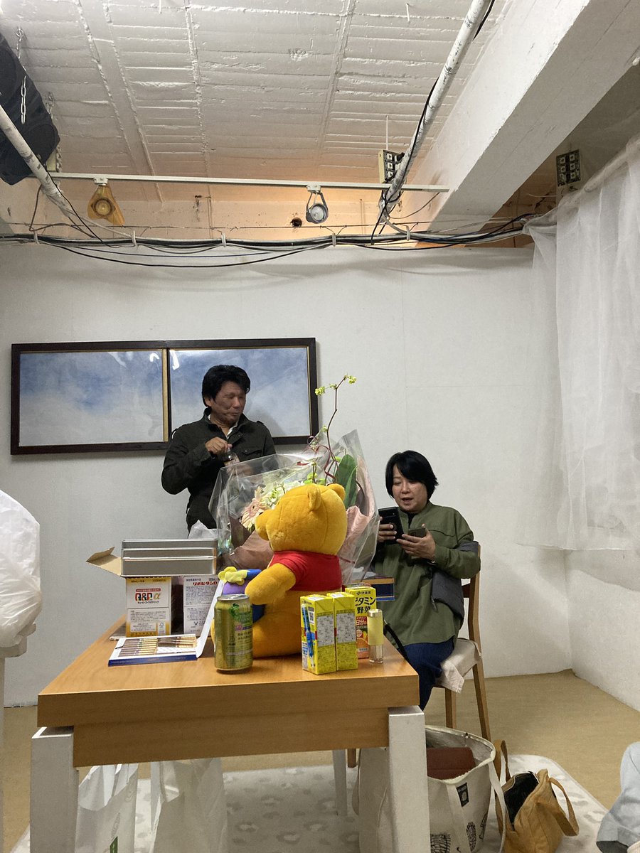soft_gear's tweet photo. 続き→その公演。粛々と稽古に励み難解なセリフも(今とは違い)ほぼ正確に覚えたのに、いざ本番にて大事なセリフで真反対の意味になる事を堂々と言うて、演出福井さんを震えあがらせたという思い出がきらり⭐︎さて福井さんネタ…いや思いの丈を軽く書いたら480字に。。。重っ。割愛します
#SOFTGEAR https://t.co/LEtpSJ39Ps