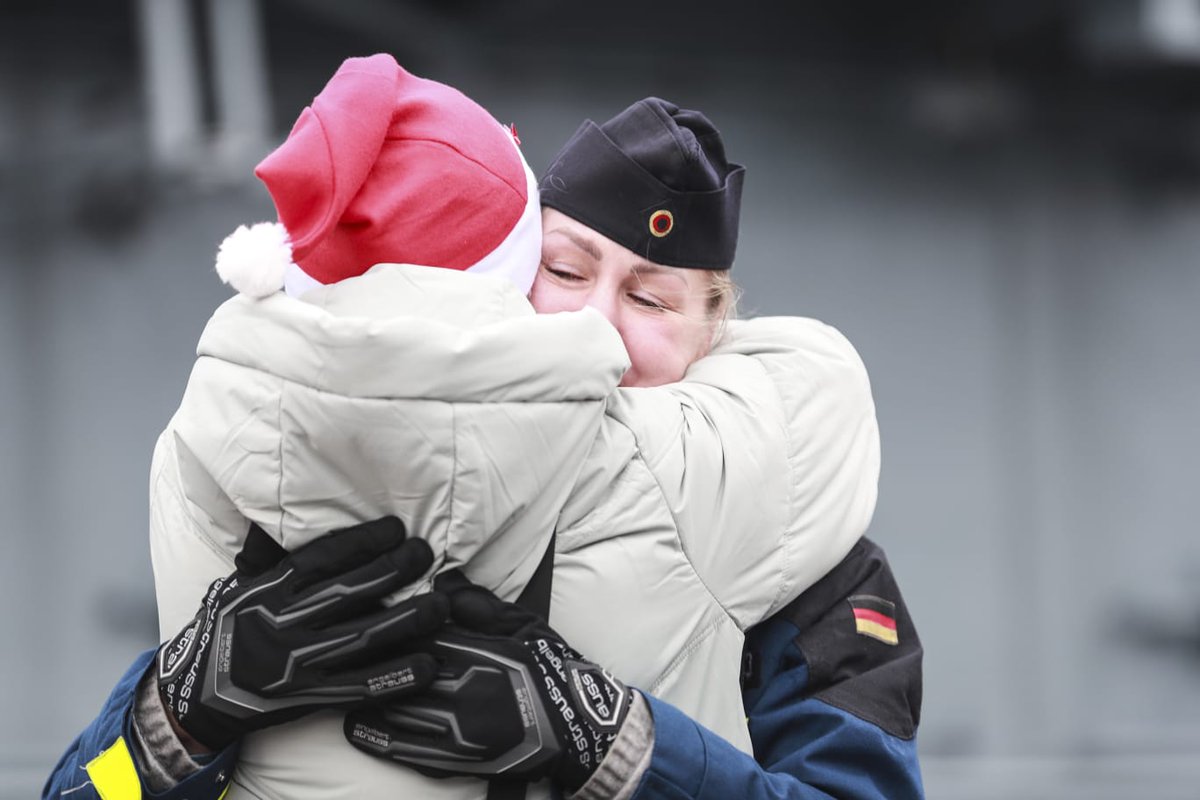 Der #Tender „Werra“ und das #Minenjagdboot „Weilheim“ kehrten heute nach Monaten als Teil der #SNMCMG 1 (Standing #NATO Mine Countermeasures Group 1) in ihren Heimathafen Kiel zurück.