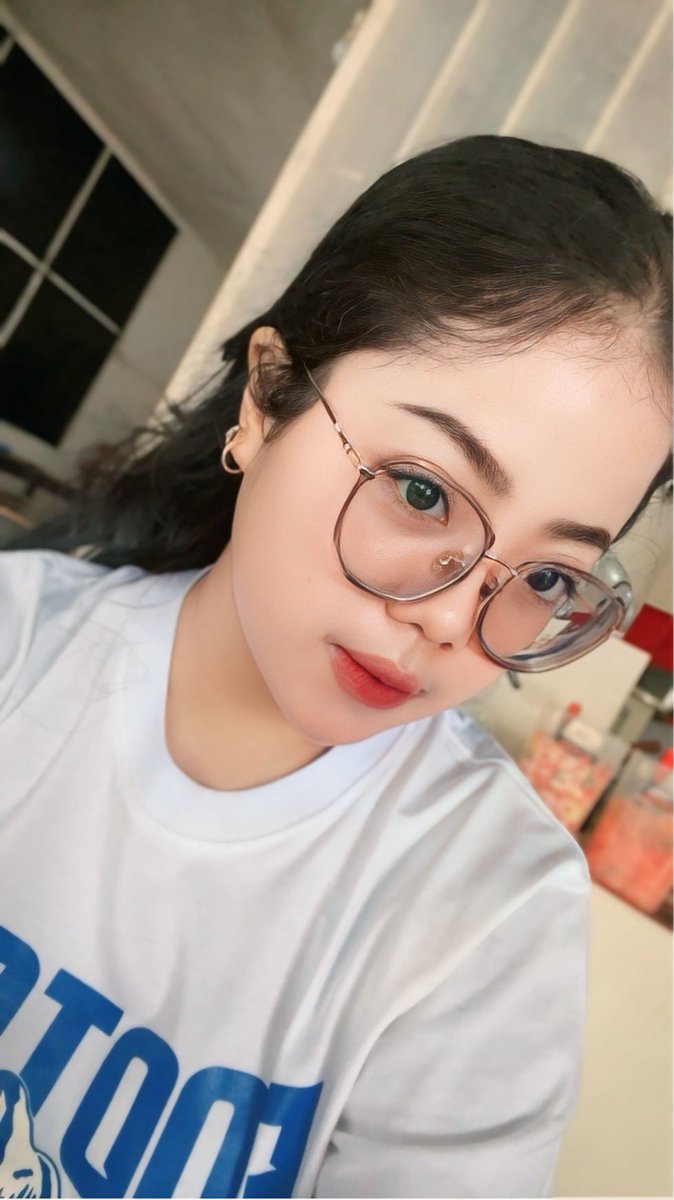 anissaffffff's tweet photo. Kita punya harapan tapi dunia punya kenyataan https://t.co/4P3Akm68jG