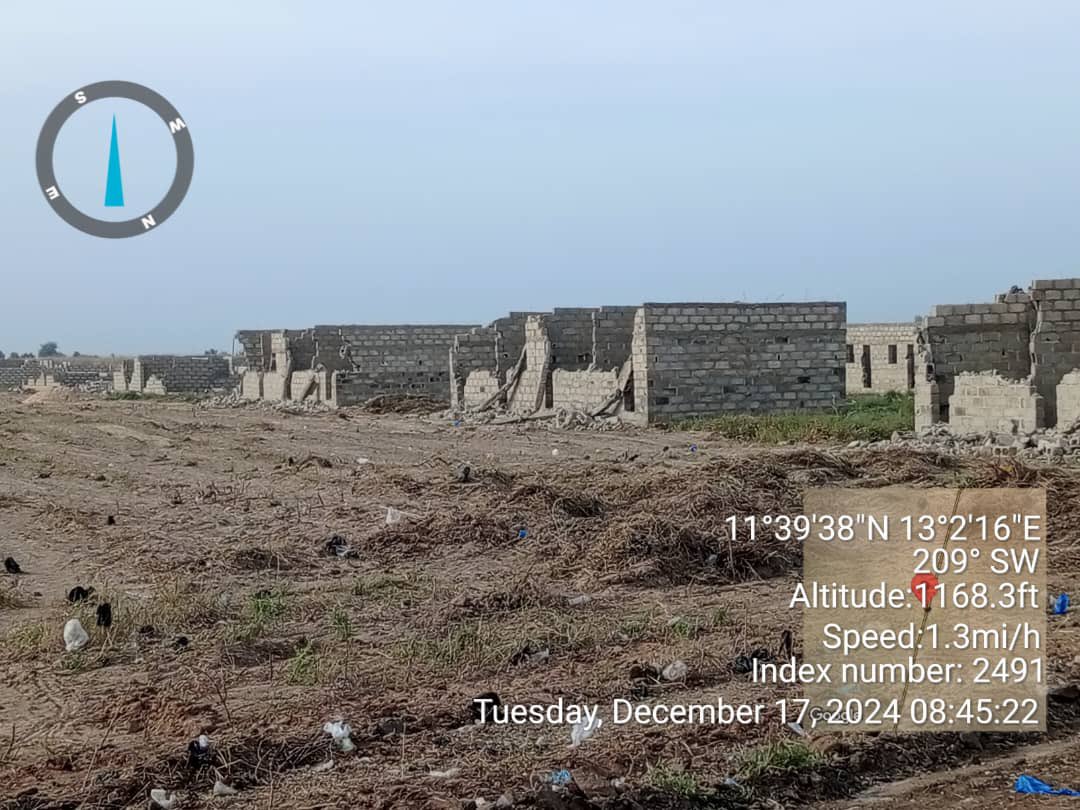 ZagazOlaMakama's tweet photo. Boko Haram Terrorists Attack Dalwa Village, Destroy Government-Built Houses

By: Zagazola Makama 

Suspected Boko Haram terrorists attacked Dalwa Village, 10 kilometers from Maiduguri along the Damboa-Molai road, on Monday night, destroying houses under construction by the Borno State Government.

Intelligence sources told Zagazola Makama that the terrorists entered the village under the cover of darkness and targeted structures being built to aid the resettlement of displaced persons.

The attack caused significant damage to the structures at the construction site. 
Zagazola understands that this is the third attack on the same facility in one months. The two other attacks were carried out with Improvised Explosive Devices. 

The Borno State Government had initiated the housing project in Dalwa as part of its resettlement strategy to accommodate returning families displaced by insurgency. But the Boko Haram terrorists are doing everything possible to frustrate it.