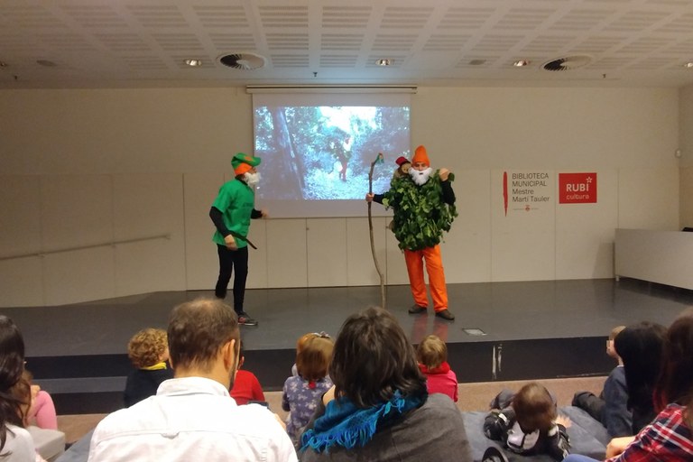 AjRubi's tweet photo. 🎄 Arriba l'Oncle Buscall!

📖 Aquesta tarda, participa a l'Hora del conte especial per a infants a partir de 4 anys.

🕕 18 h
📍 @bibliorubi

➡️ https://t.co/klWMfordNQ

#rubicity https://t.co/nY0N9rjFZx