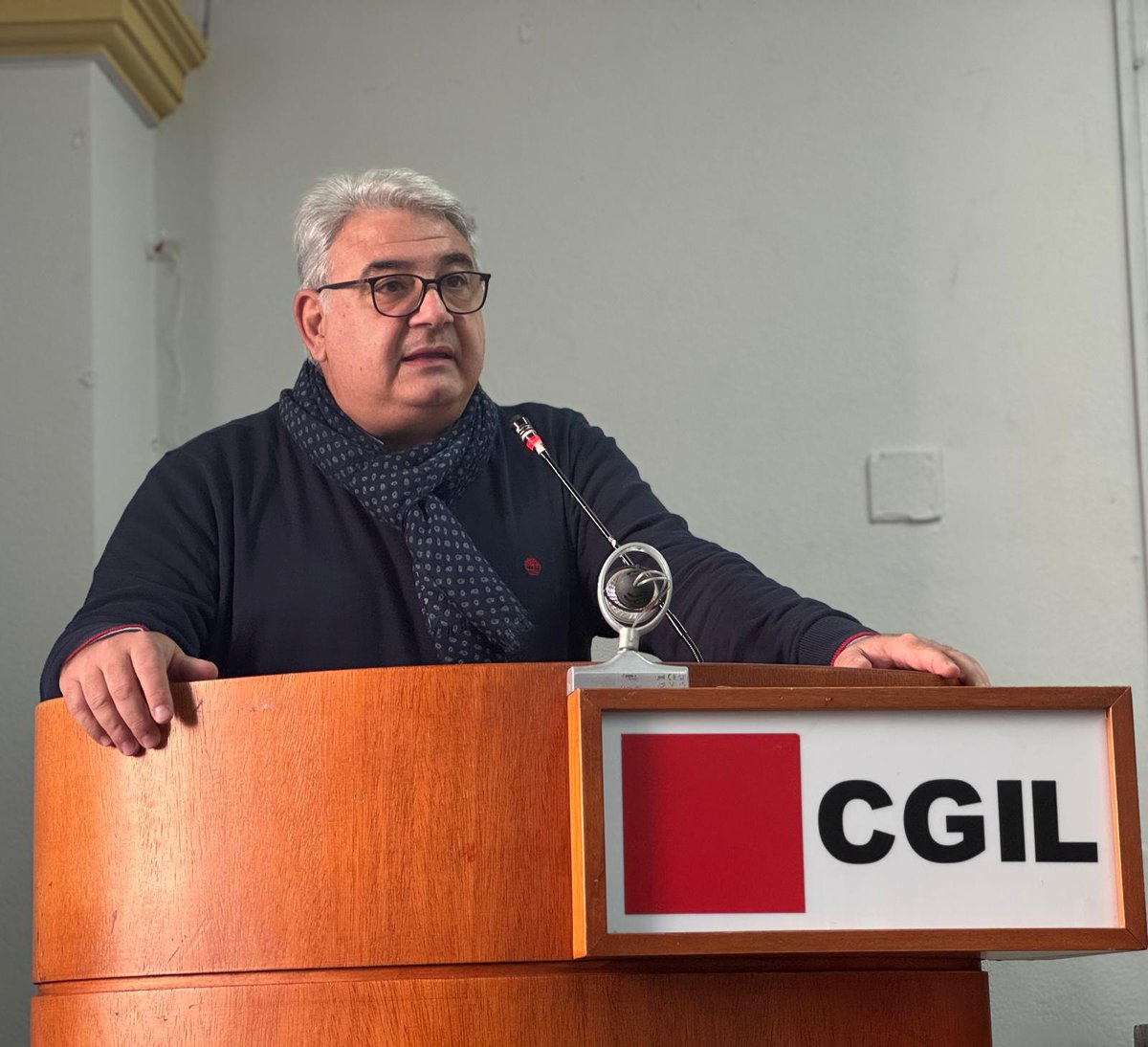 FilcamsSicilia's tweet photo. Oggi #Assemblea Generale della #Filcams Catania-Caltagirone. Al centro del dibattito la situazione politico sindacale con la vertenzialità territoriale e l'iniziativa nazionale sul Terziario-Umanità del Lavoro. È intervenuto Carmelo De Caudo, Seg. Gen. #CgilCatania.
#SiamoDoveSei https://t.co/GmMkxIvuGu