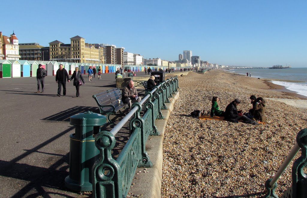 We have drawn together some key information to help you navigate services and how to get help and support if you need it during the festive period. PS. The Healthwatch B&amp;H offices will be closed 23 - 29 December. 
Read more: buff.ly/3ZYTcbf 

#Healthwatch #BrightonandHove