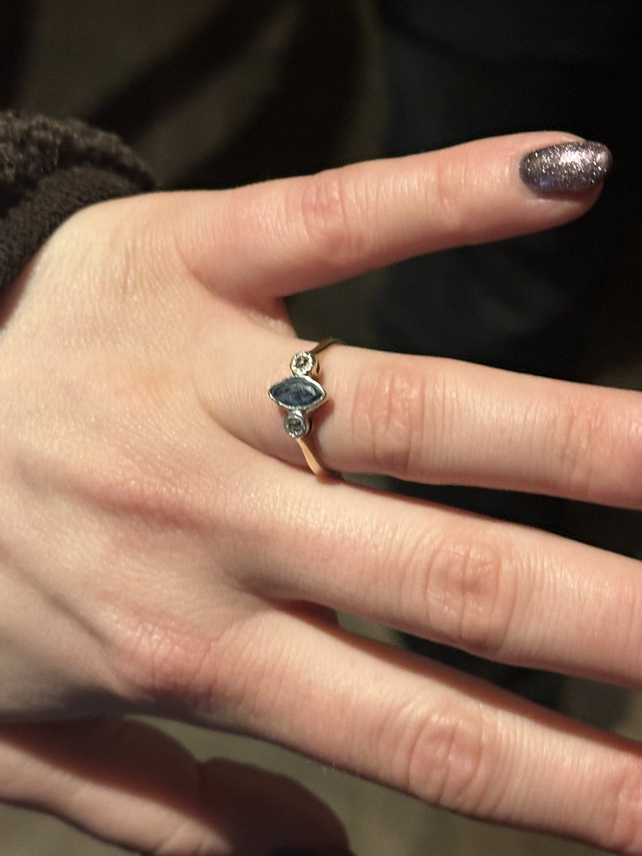 HandWimbledon's tweet photo. Celebrating a wonderful moment as this lovey couple got engaged on the common before a romantic Sunday lunch ❤️🥂.. Hand in Hand ..more than just a name .
#congratulations #engagedcouple #engaged #romantic #sundaylunch #wimbledoncommon #wimbledon https://t.co/npg8KLaR0b