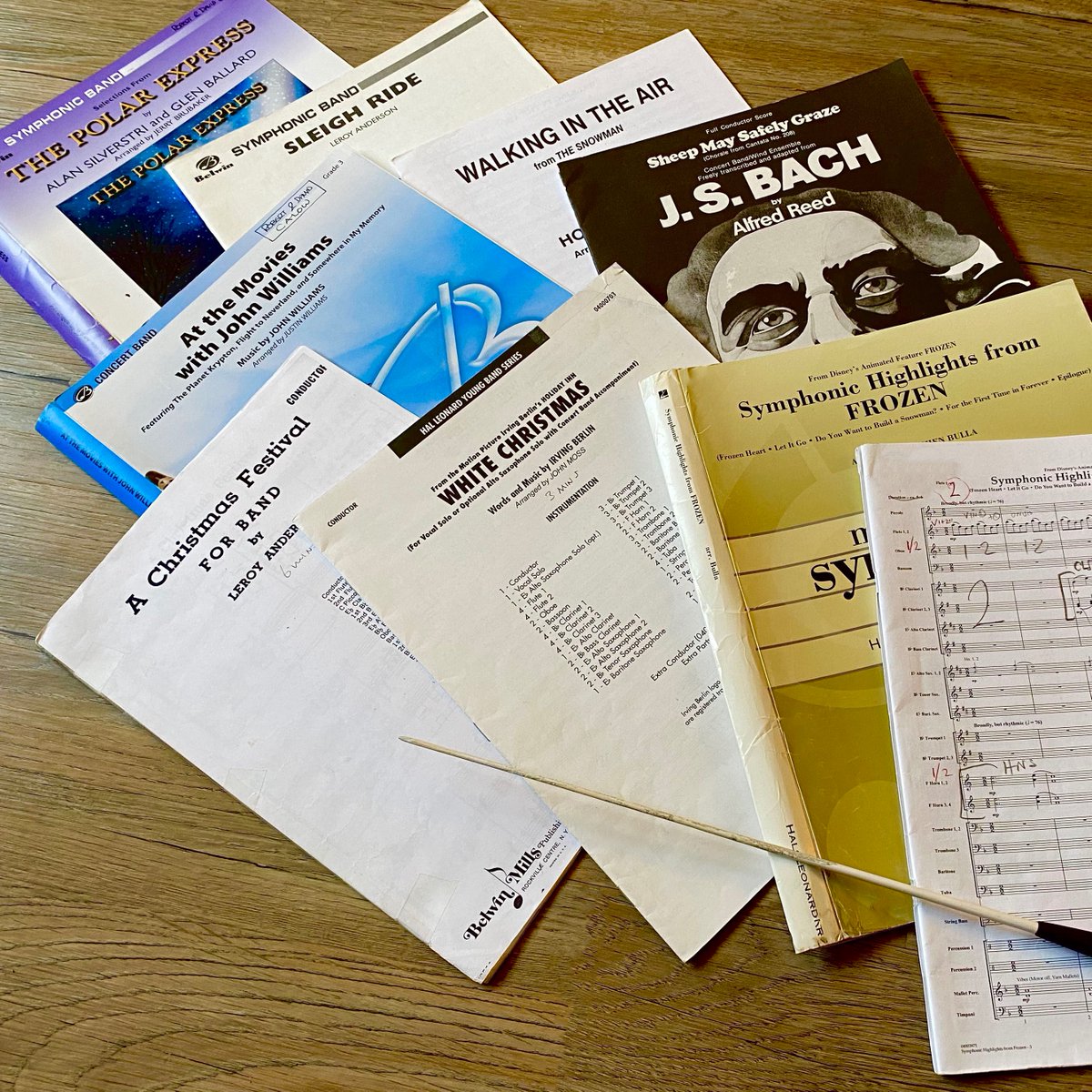 The Bardi Wind Orchestra have a fantastically festive selection of music for you this Saturday from classics White Christmas and Sleigh Ride, to film favourites The Polar Express and Frozen! bit.ly/3OV5qep for tickets
#christmasconcert #leicester #windband #frozen