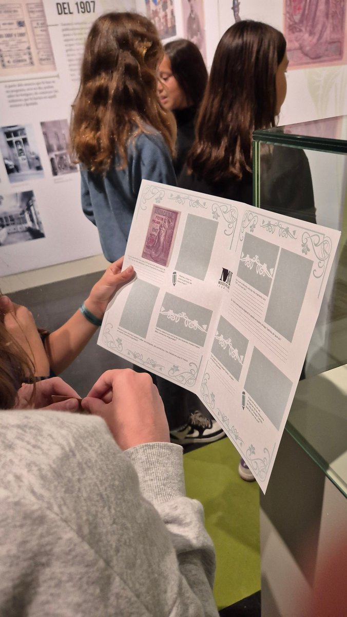 Diumenge 22 de desembre a les 12 h, el Museu de la Pell convida les famílies a fer un taller sobre el modernisme a Igualada.
🫴 Cromoaventura modernista per a famílies
Activitat gratuïta. Cal inscripció al telf. 938046752 o al mail m.igualada@diba.cat
museupelligualada.cat/cromoaventura-…