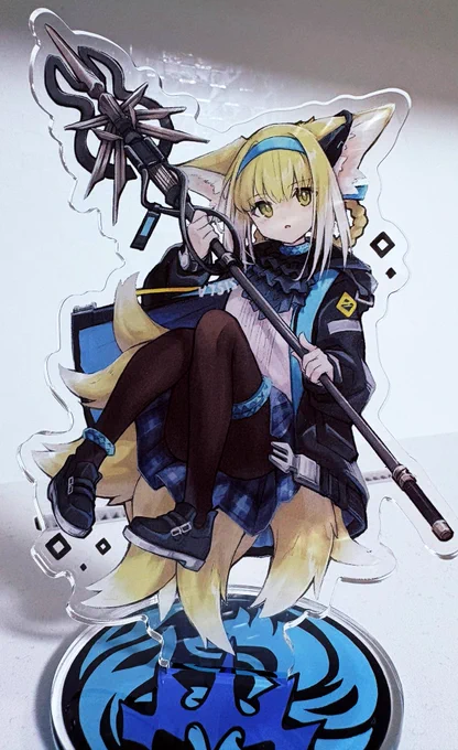 ポスターとアクスタ 