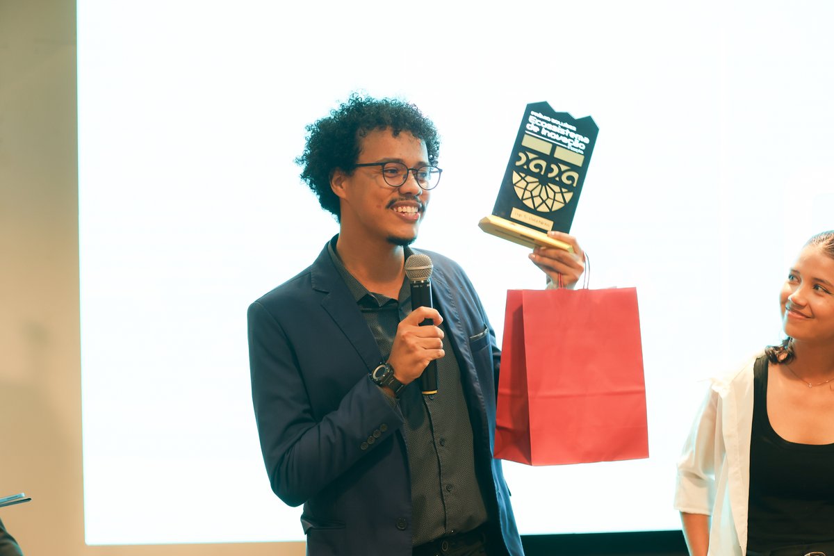 GovernoMA's tweet image. 🏆Prêmio SOLuíses Ecossistema de Inovação. 

🤝O evento é uma realização da Seinc e da Comunidade de Startups maranhenses SOLuíses, que reconheceram startups e empresas maranhenses que apostam na inovação para crescer, premiando em 11 categorias. 

#InovaçãoMA #GovMA