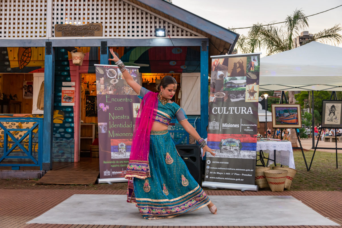 revistacodigos's tweet image. Este domingo se estrena la “#Carpa #Cultural #Espiritual Holística” en #Posadas revistacodigos.com/este-domingo-s…