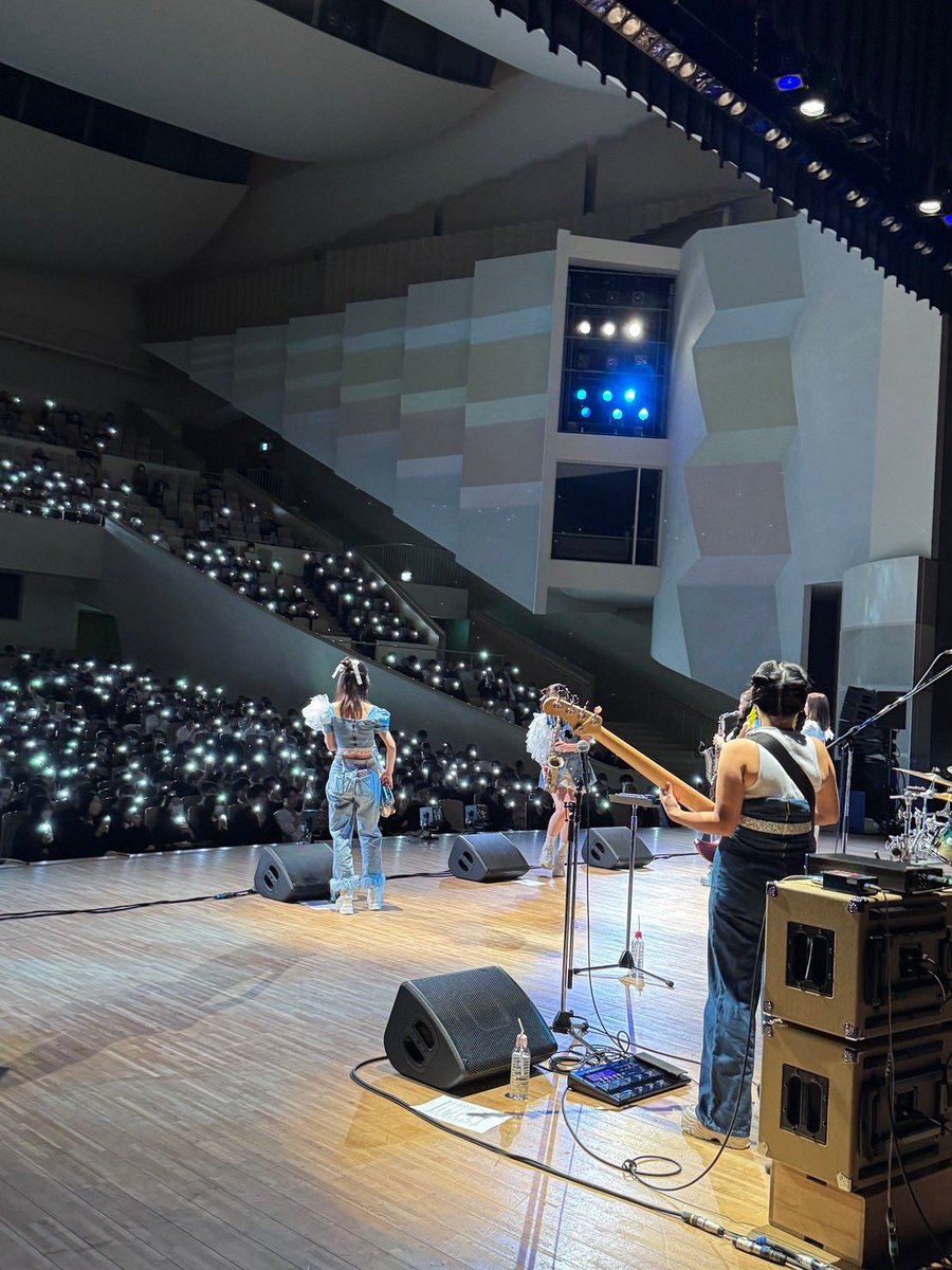 JunaSerita's tweet image. 某高校にてTHE JAZZ AVENGERS で芸術鑑賞会でした✨

みんな元気いっぱいで最高ー😆🫶✨

My gear: Phil Jones Bass

#ジャズアベ