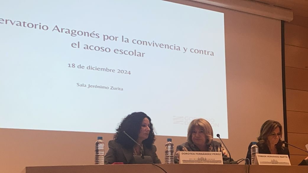 Nuestra presidenta asiste hoy a la Reunión del Observatorio Aragonés por la convivencia y contra el acoso escolar para conocer los datos del equipo de convivencia desde el inicio del curso escolar y abordar  medidas para mejorar la convivencia en las aulas.