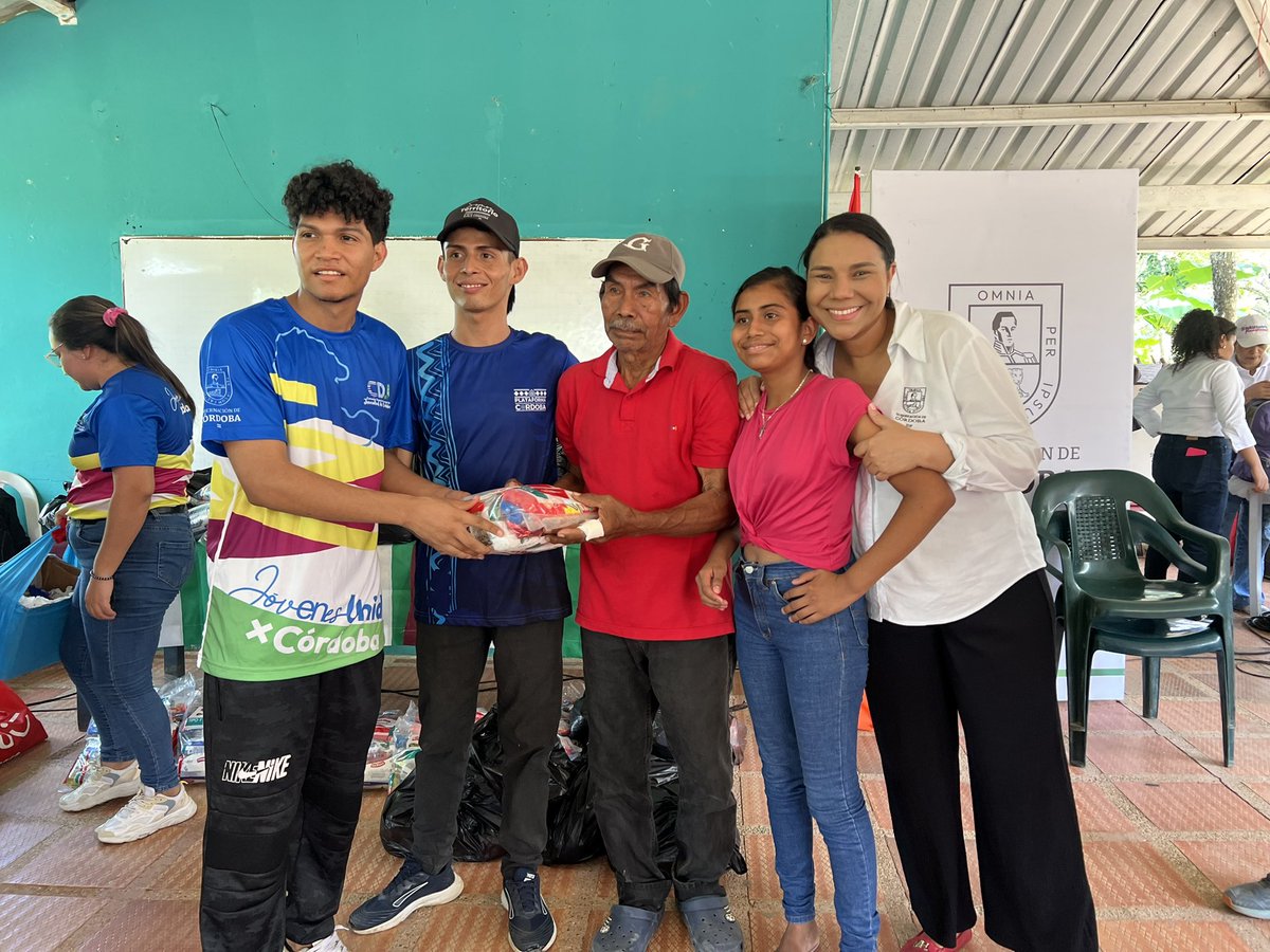 SecJuventud_cor's tweet photo. Córdoba joven con sentido social🫶🏻 ¡Donatón solidaria en los territorios!🤩
En un encuentro con presentaciones artísticas, los jóvenes del CDJ y la PDJ, llevaron mercados y ropa al Cabildo Indígena de Sabana Nueva en Tuchín, en el marco de la Semana de la Juventud🤩
#CordobaJoven https://t.co/yyh7jnISbV